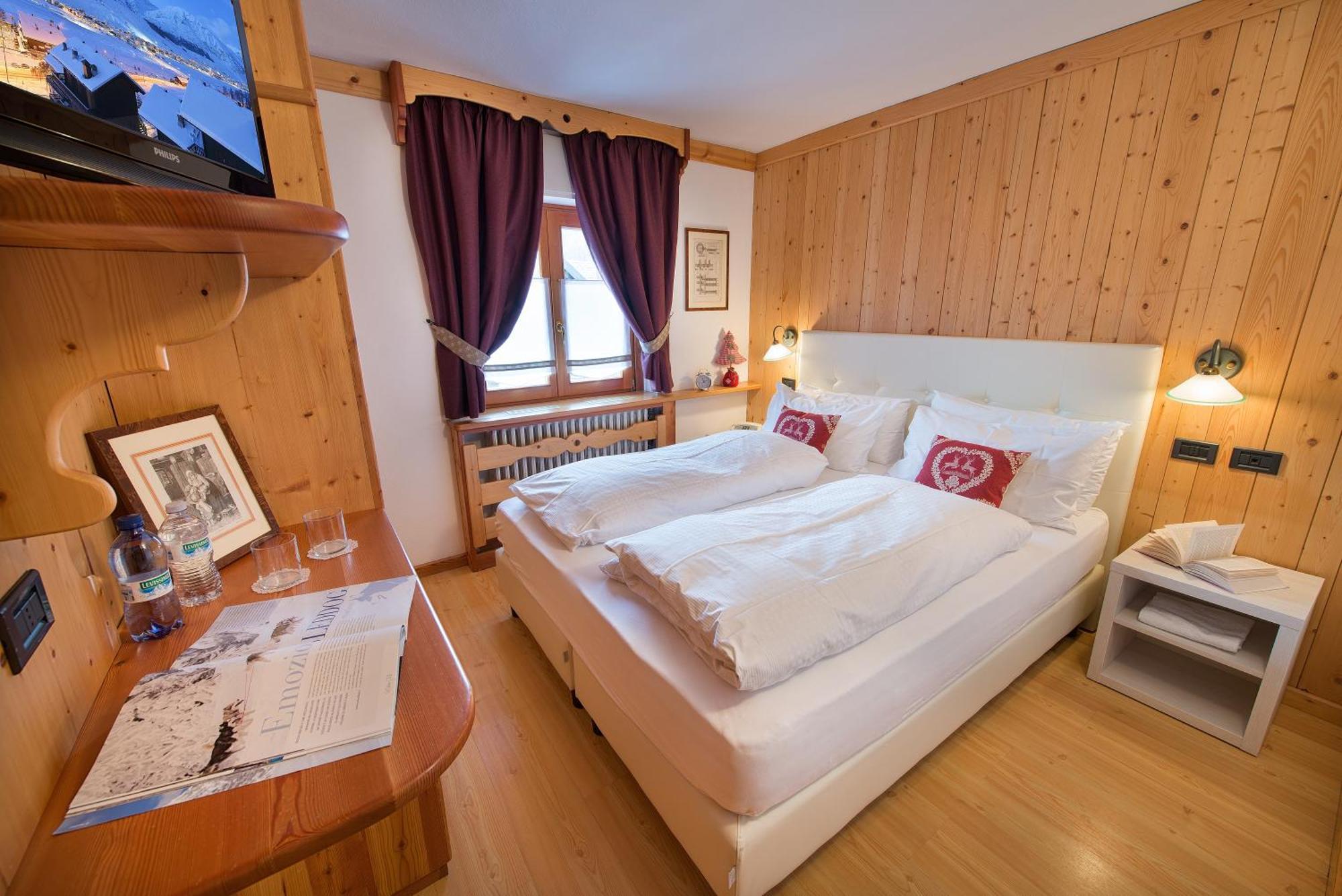 Hotel Posta Livigno Bagian luar foto